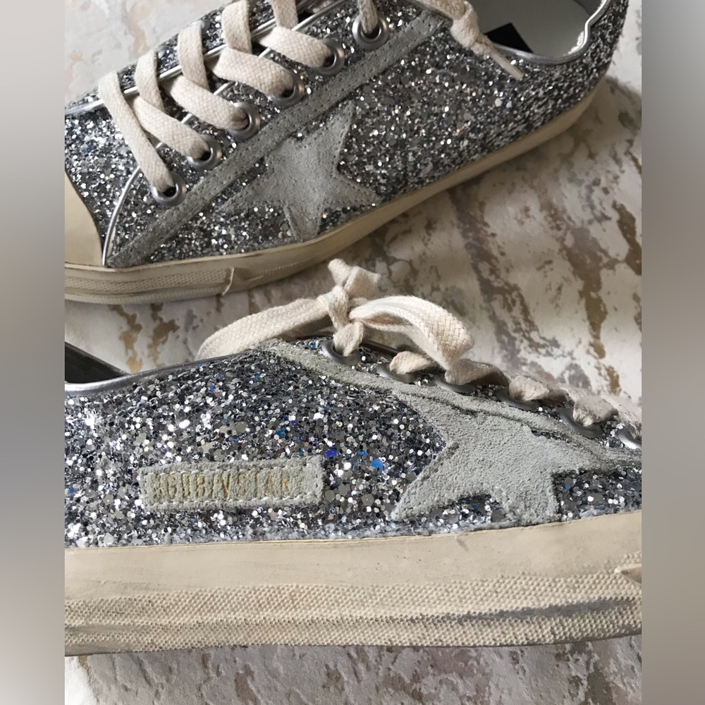 🏇 Golden Goose VStar2 Silver Glitter Suede Star Low-Top Sneakers - Women - Picture 5 of 16
